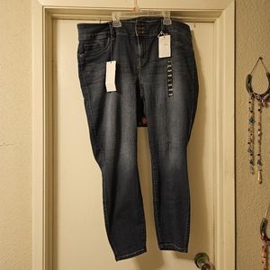 Torrid Skinny jeans NWT size 22